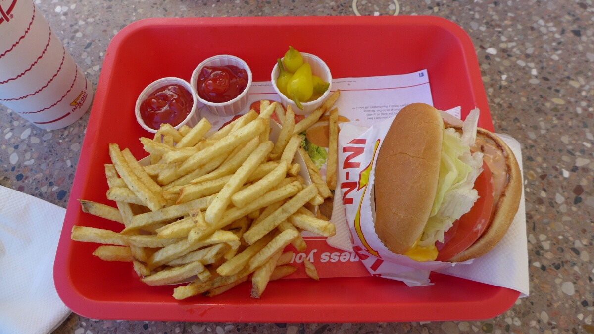 01-Roadtrip-Fast-Food-In-n-out