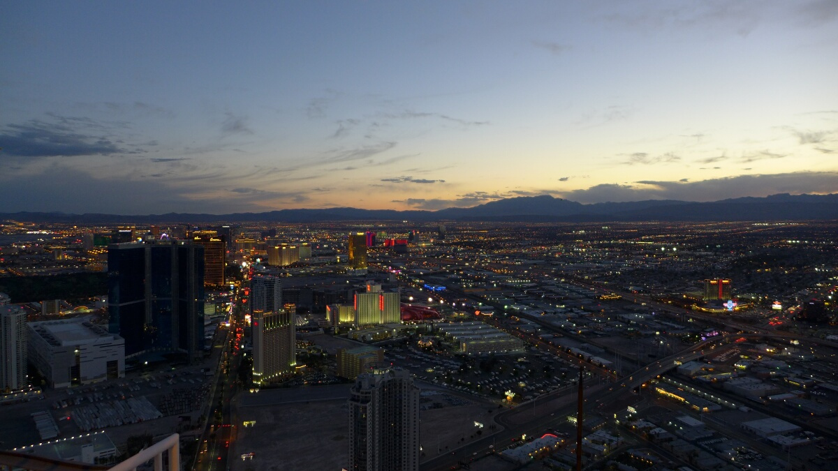 06-Las_Vegas-Lighting_up