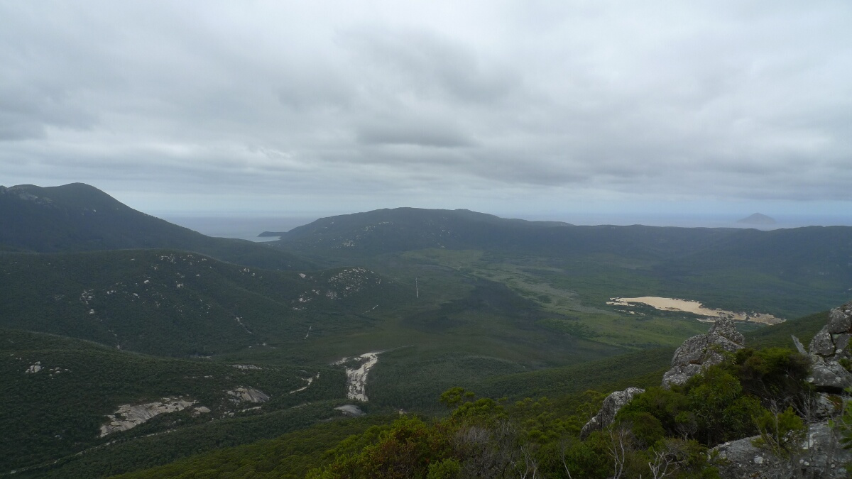 10-wilsons-promontory-mt-oberon-view-of-refuge-cove