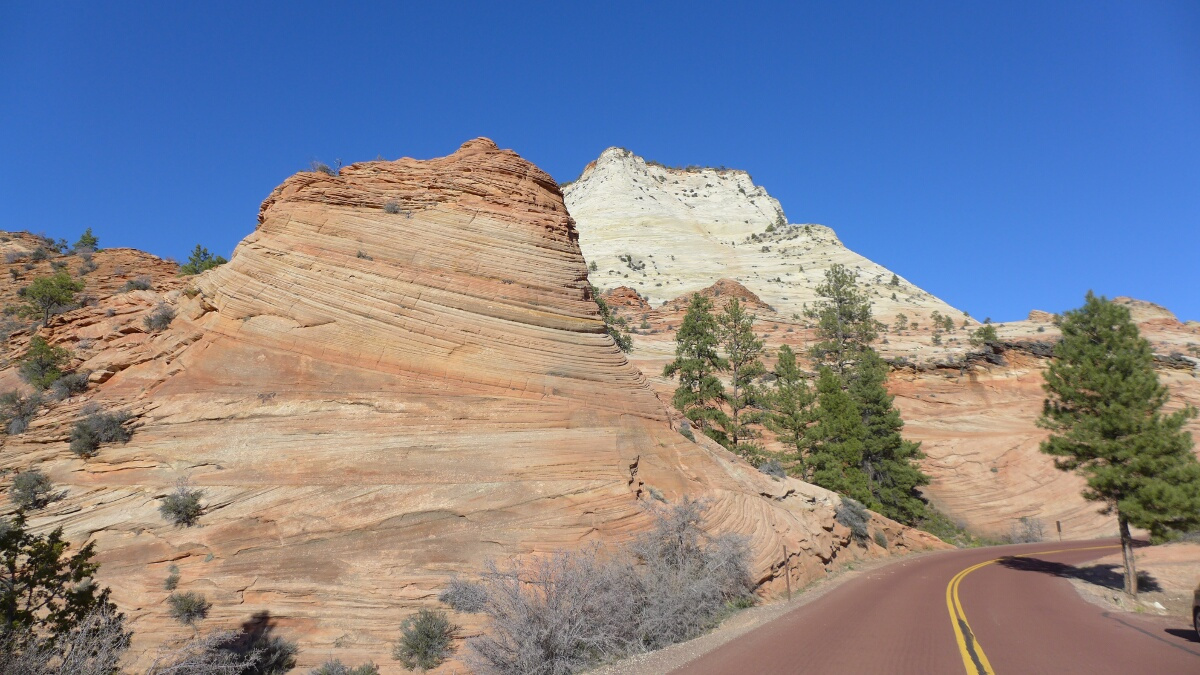 02-Zion_NP-Red_rock